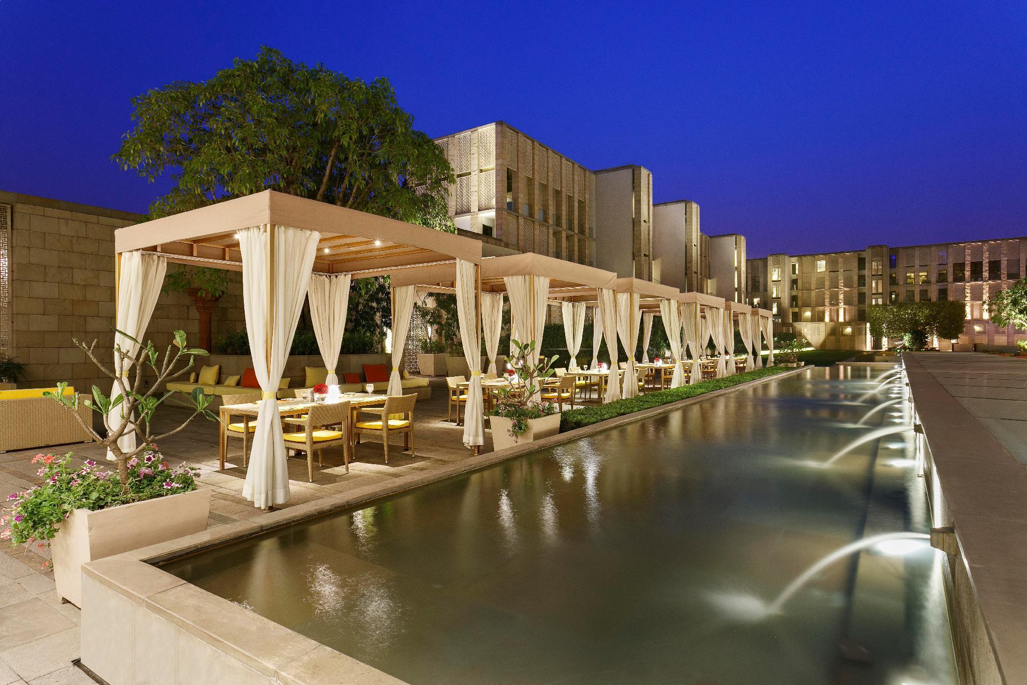 The Lodhi - A Member Of The Leading Hotels Of The World New Delhi Exterior photo